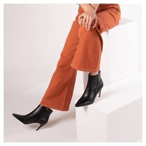 BOTKIER Teagan Bootie Size 10 Color Dark Brown Letter